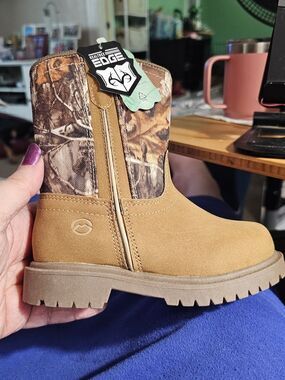 Magellan Outdoors Kids' Boone Realtree Edge Boots